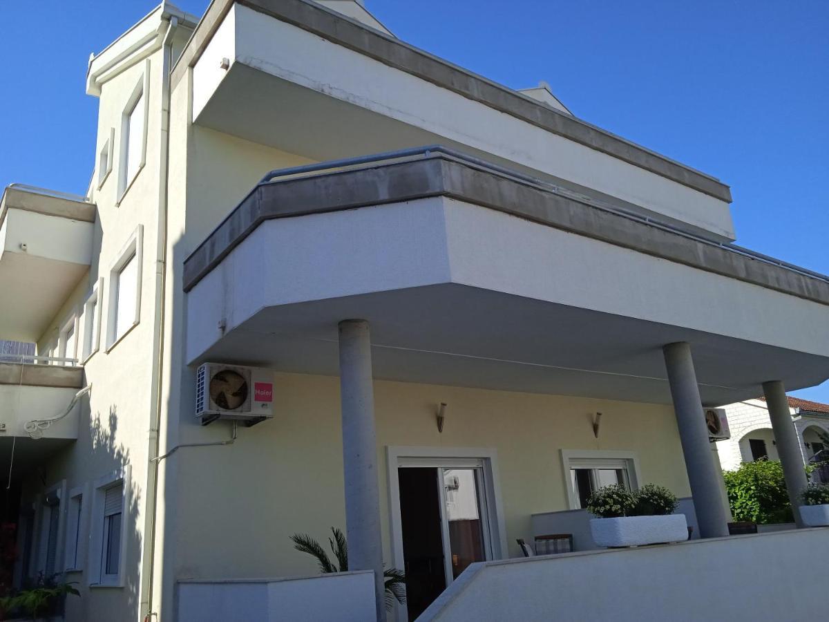Apartments Blazenka Трогир Экстерьер фото